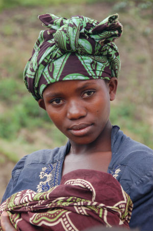 Uganda_-_Ruwenzori_Mountain_Lady_300x.jpg