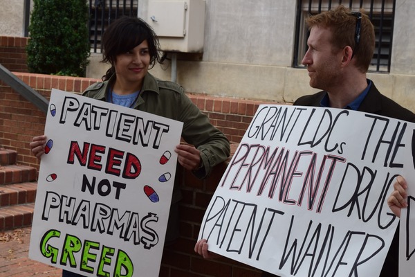 10-14-2015-ldc-waiver-protest-ustr-01.jpg